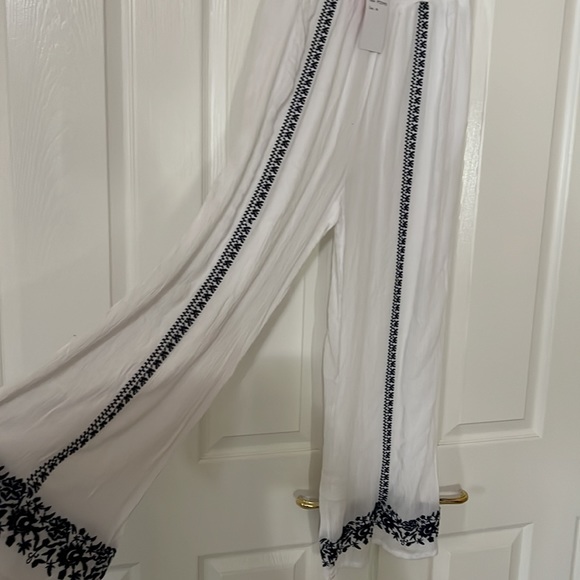 New - Picture 3 of 4